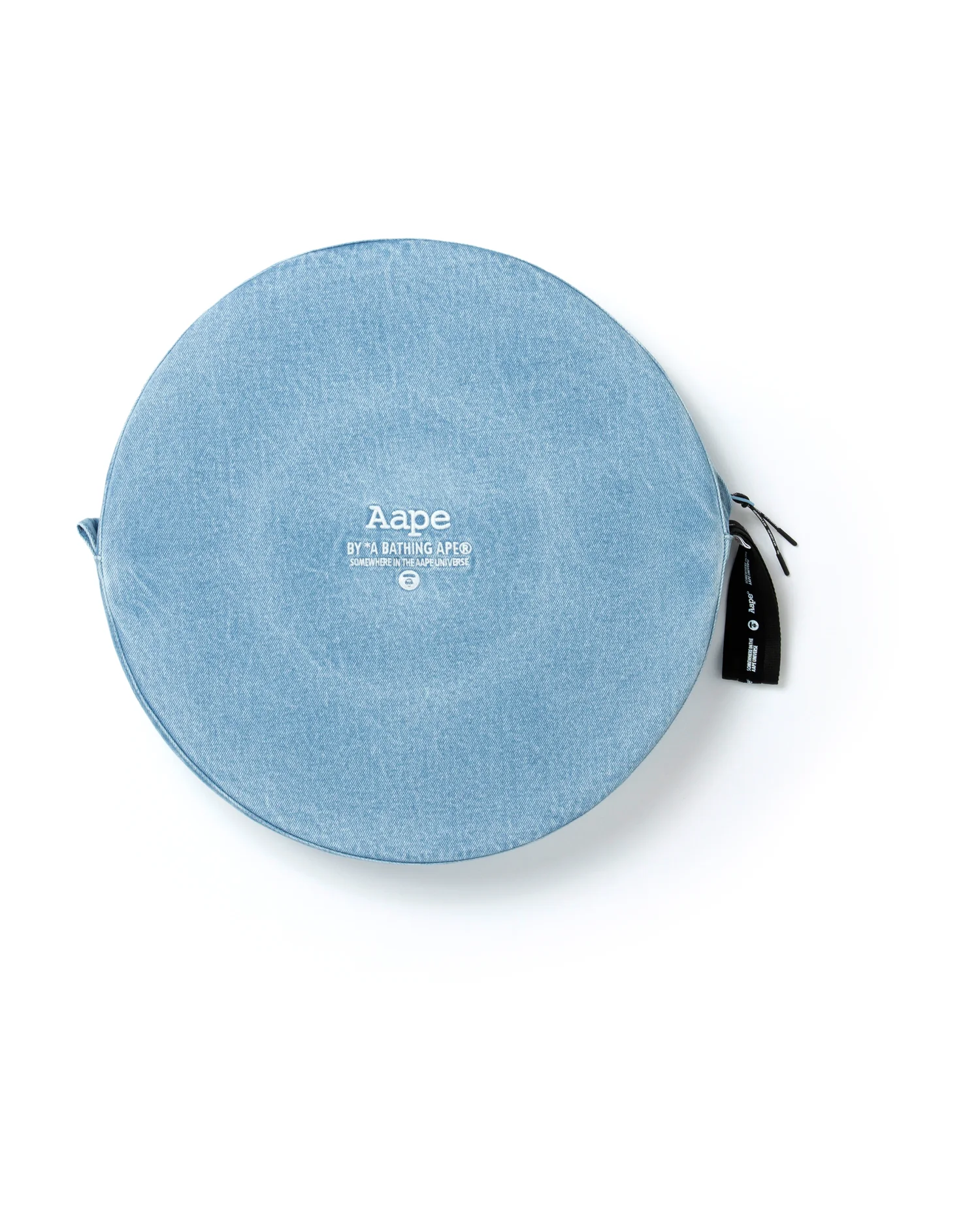Moonface embossed cushion - Image 7