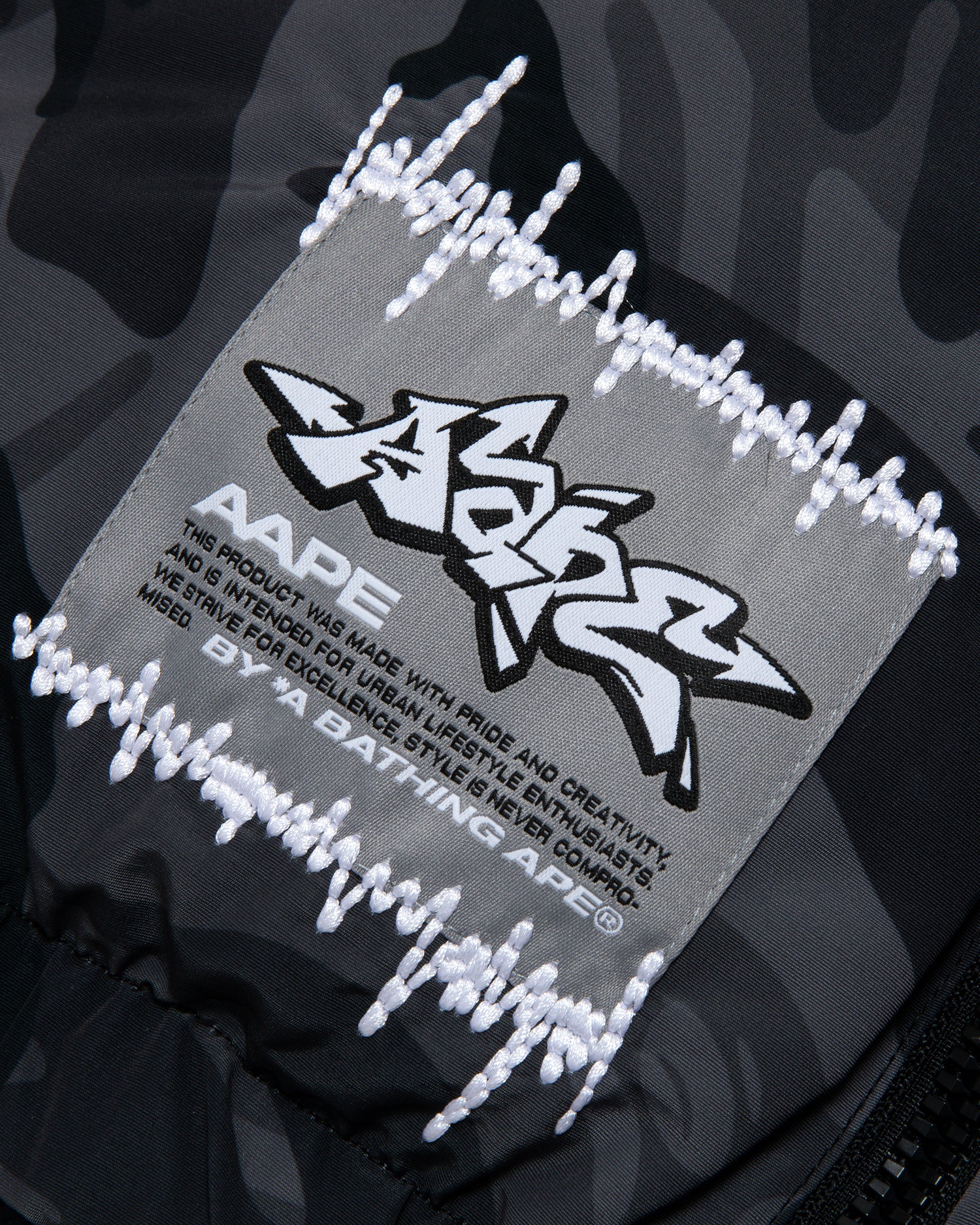 Moonface camo zip down jacket - Image 4