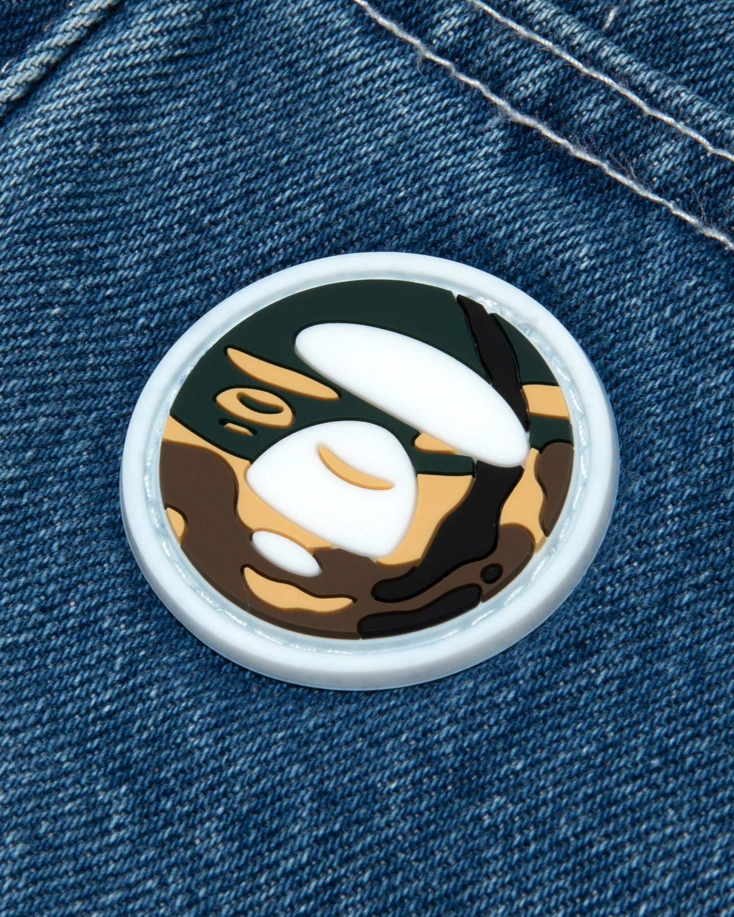 Moonface patch relaxed jeans - Image 10