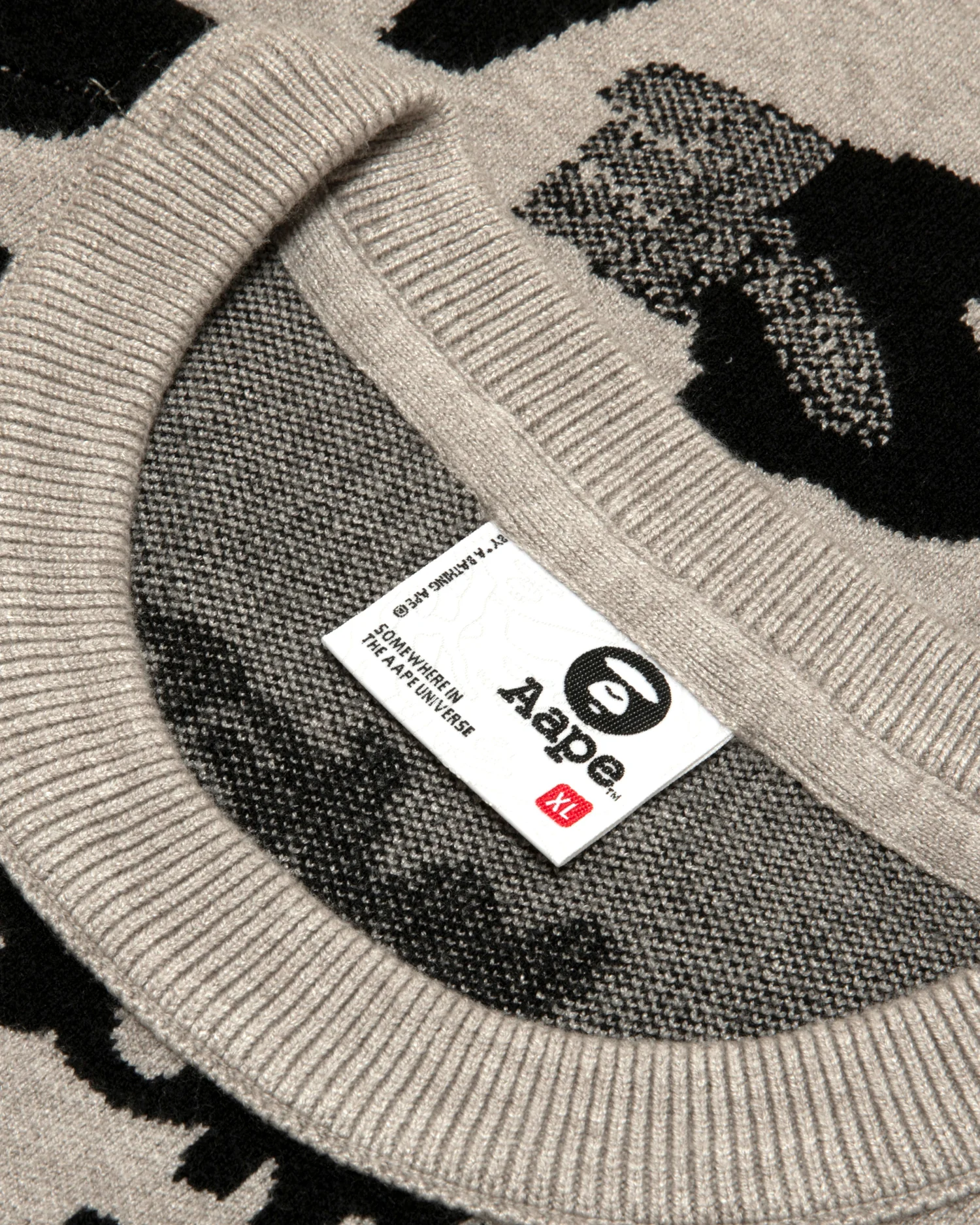 AAPEUNVS moonface crew neck sweater - Image 10
