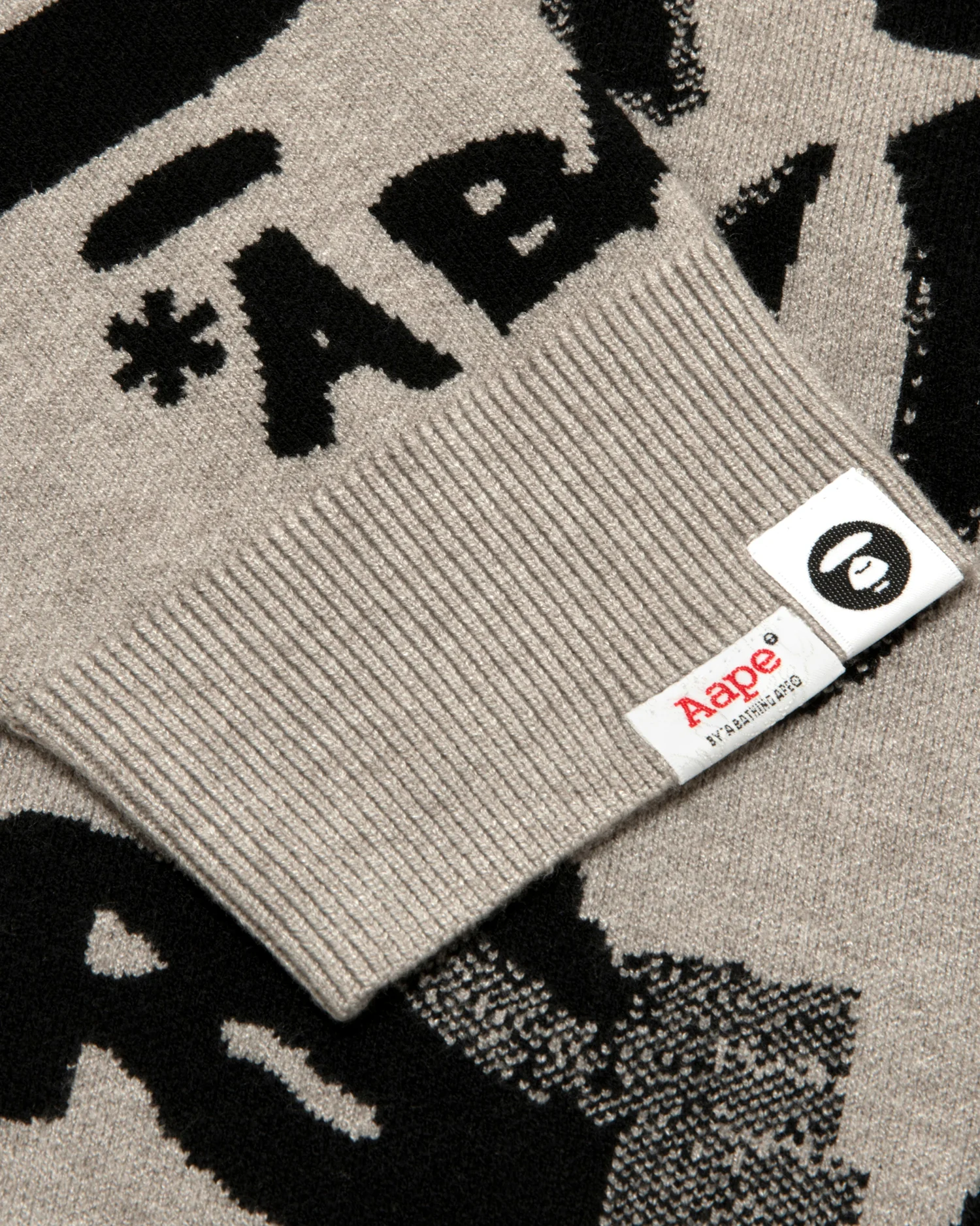 AAPEUNVS moonface crew neck sweater - Image 9