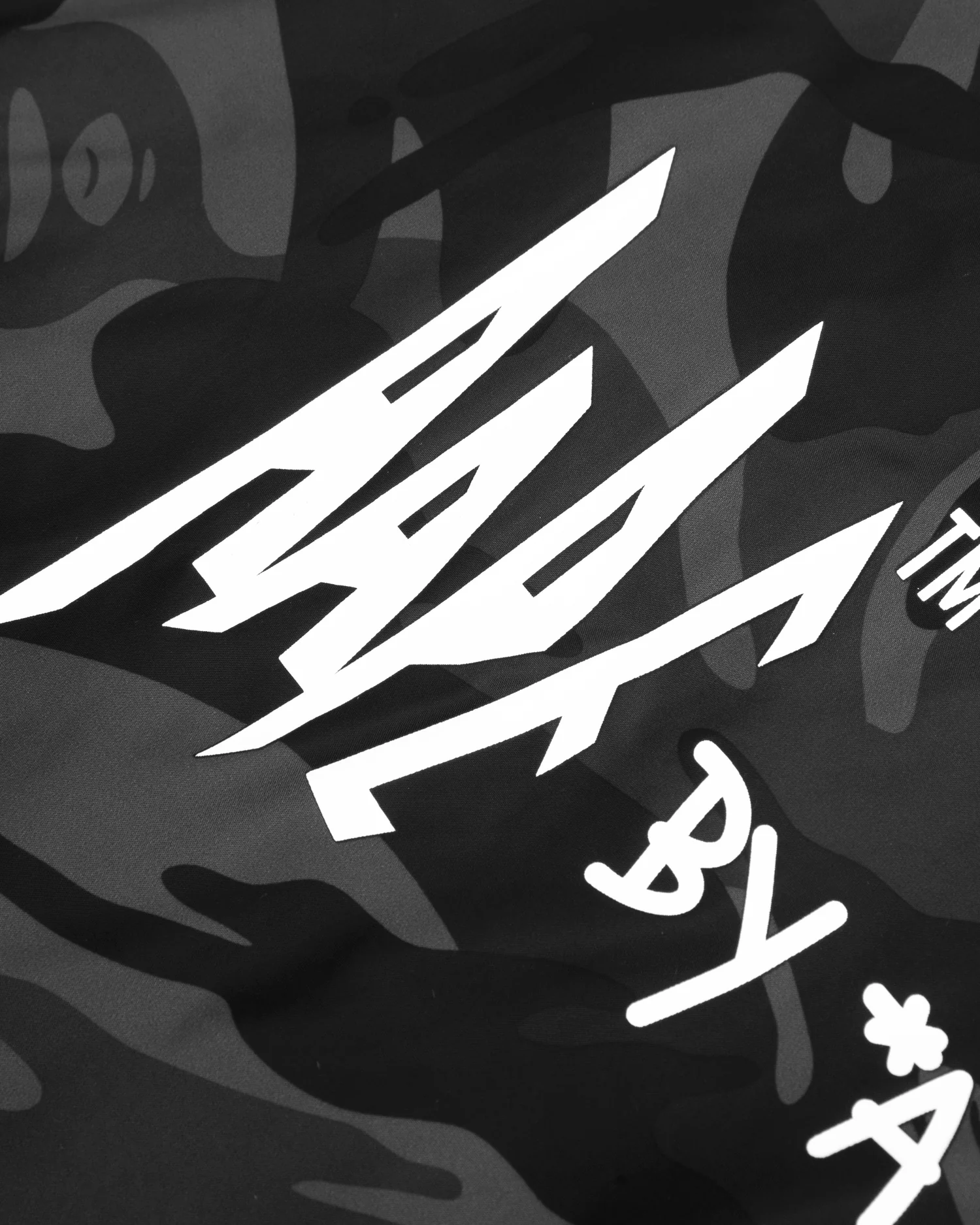 Moonface camo lightweight jacket - Image 5
