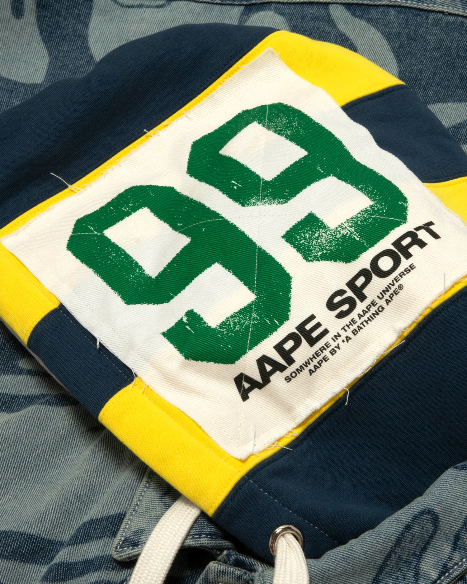 AAPEUNVS moonface hooded camo denim jacket - Image 4