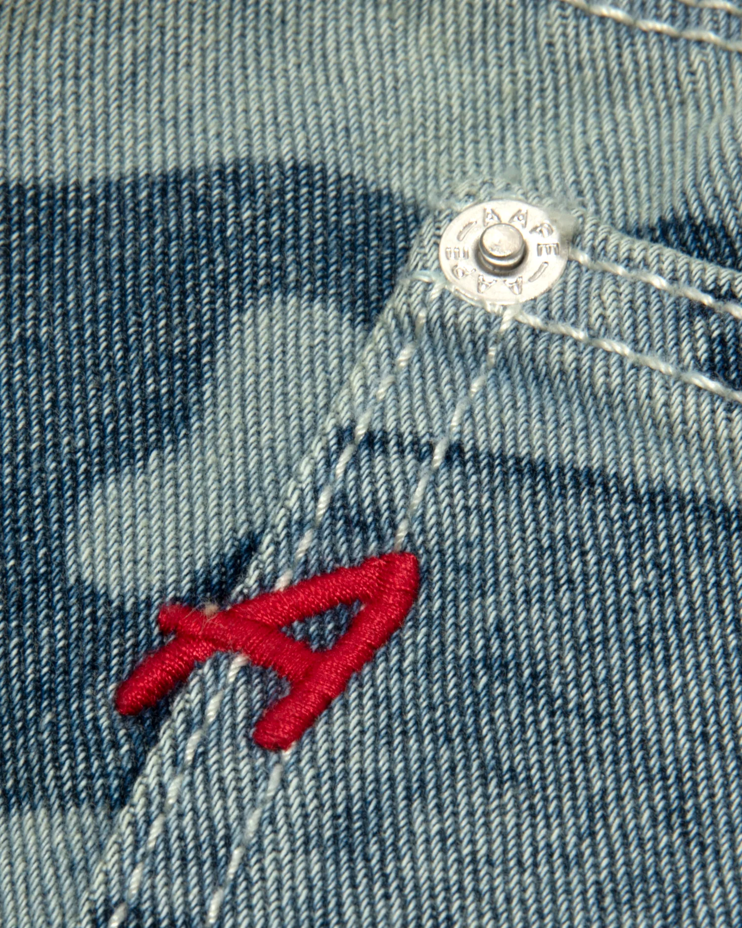 AAPEUNVS camo jeans - Image 4