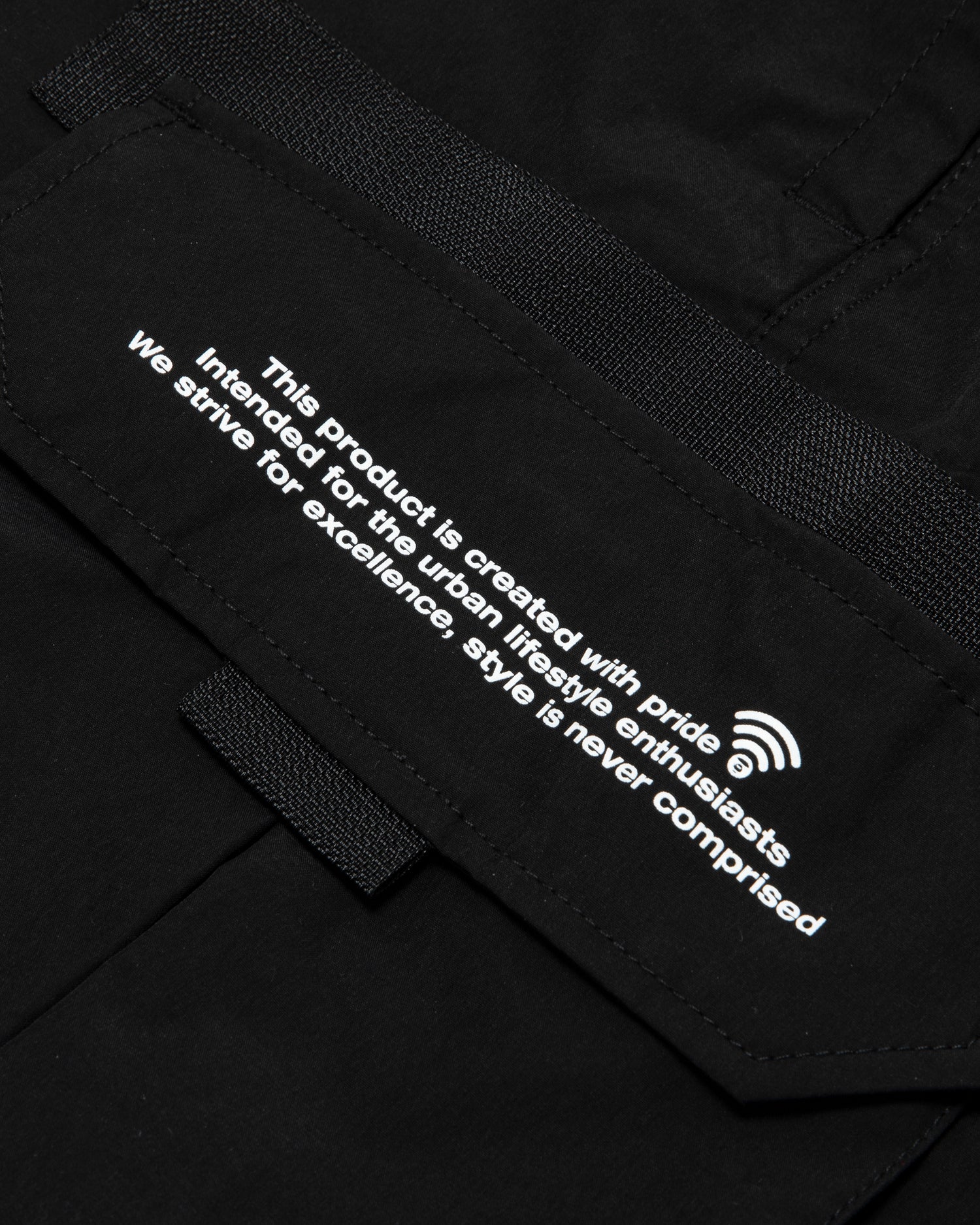 Moonface cargo track shorts - Image 10