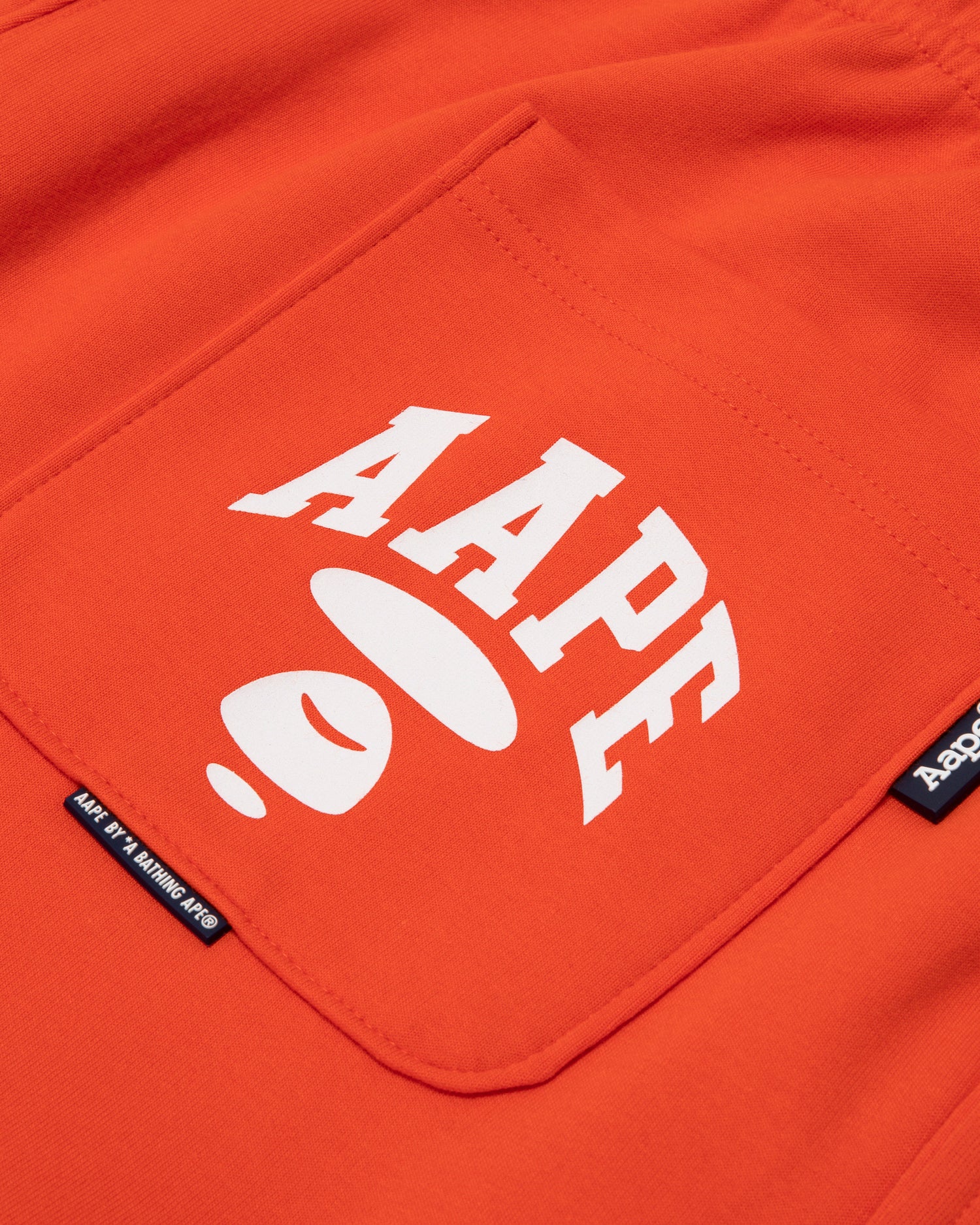 Moonface patch sweat shorts - Image 8