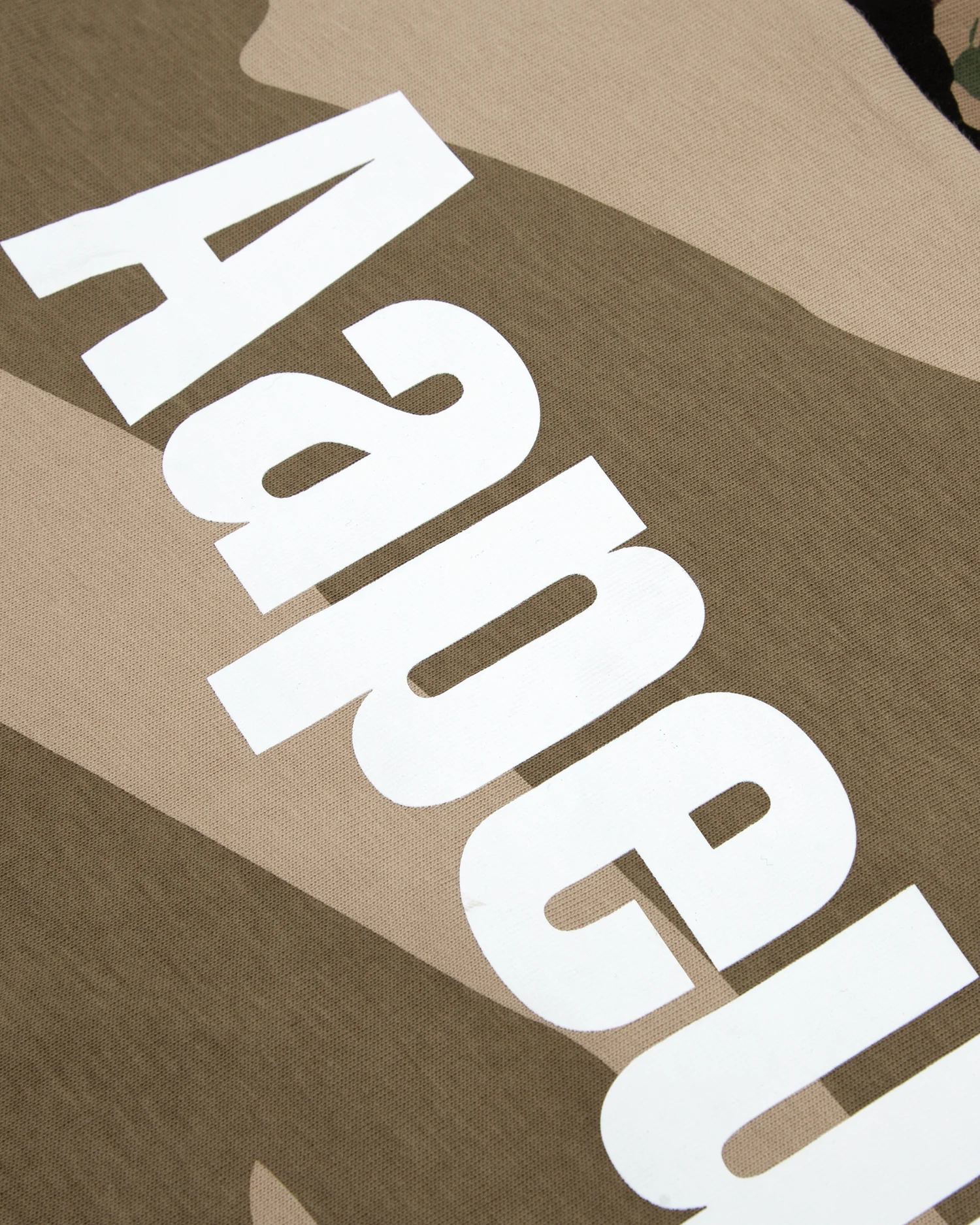Colour blocked camo printed tee - Image 3