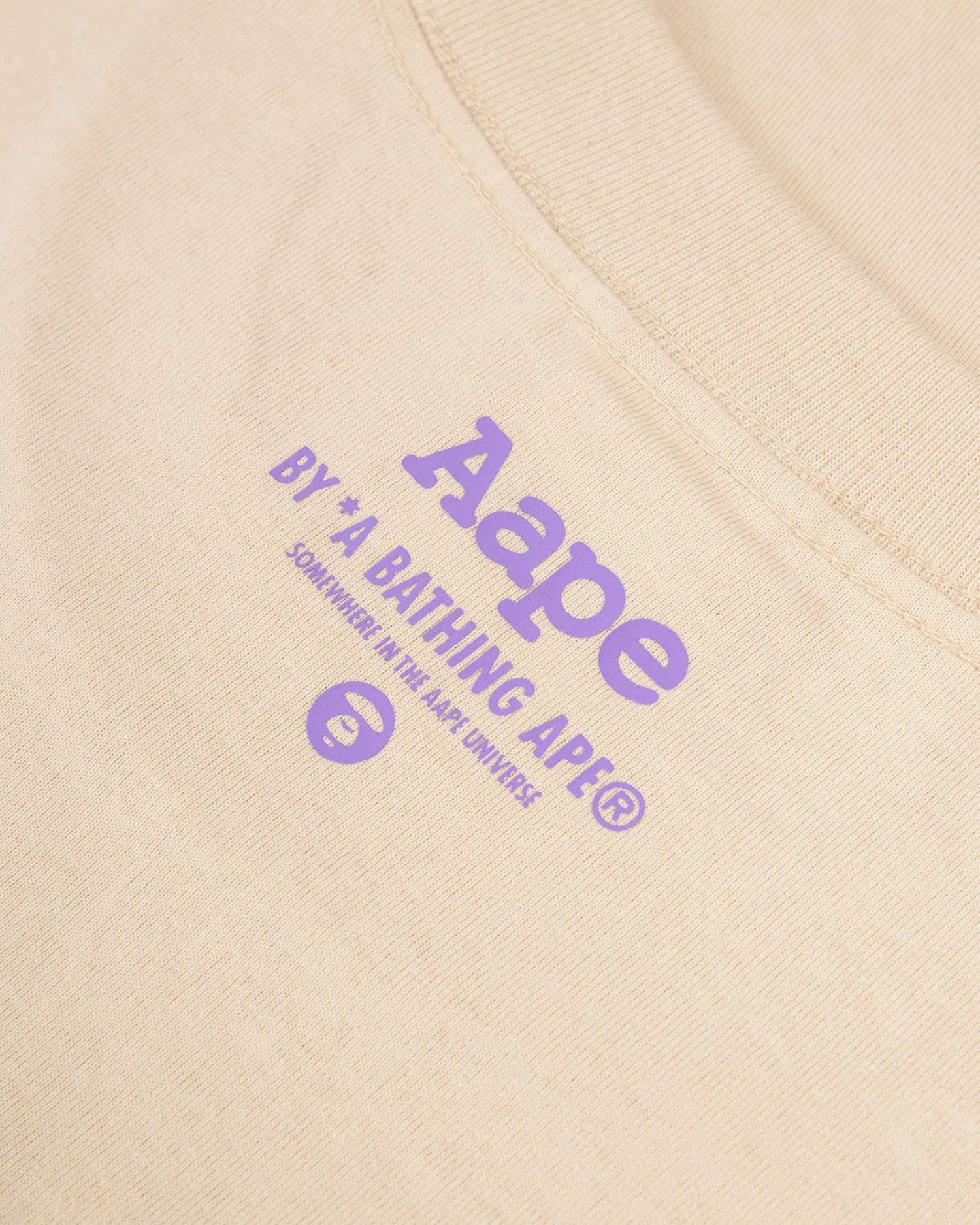 Moonface embossed relaxed tee - Image 5